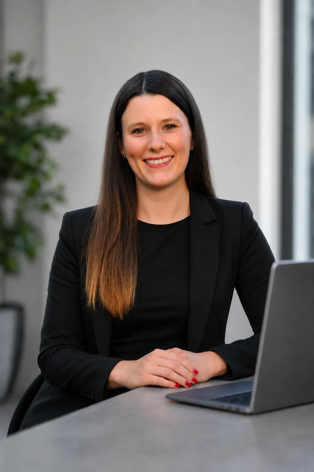 Leonie Dunkel, Verwaltung bei Dunkel IT Solutions